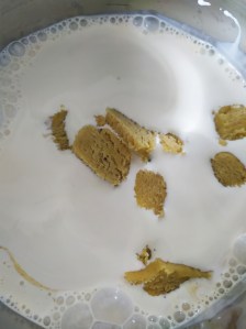 crème végétale et pâte d'amandes